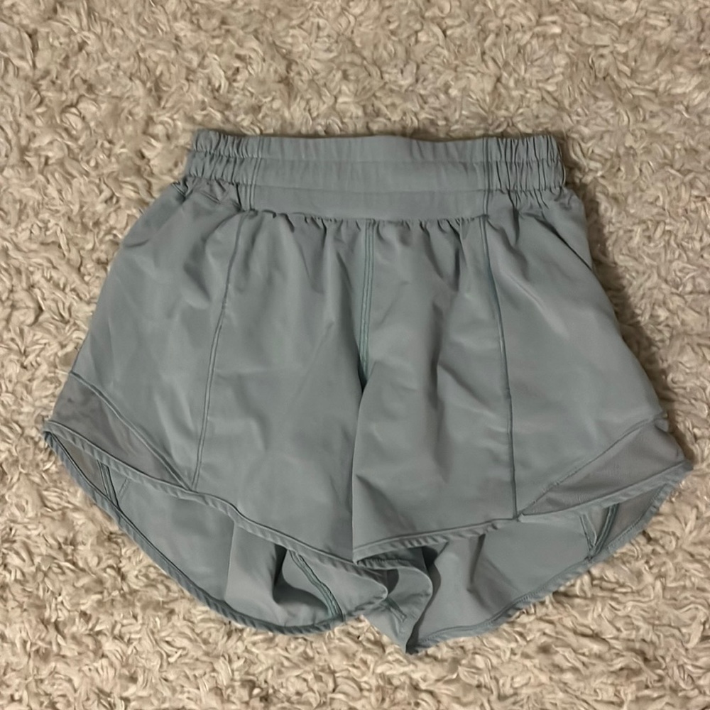NEVER WORN!! size 2 teal hotty hots 2.5 inch
